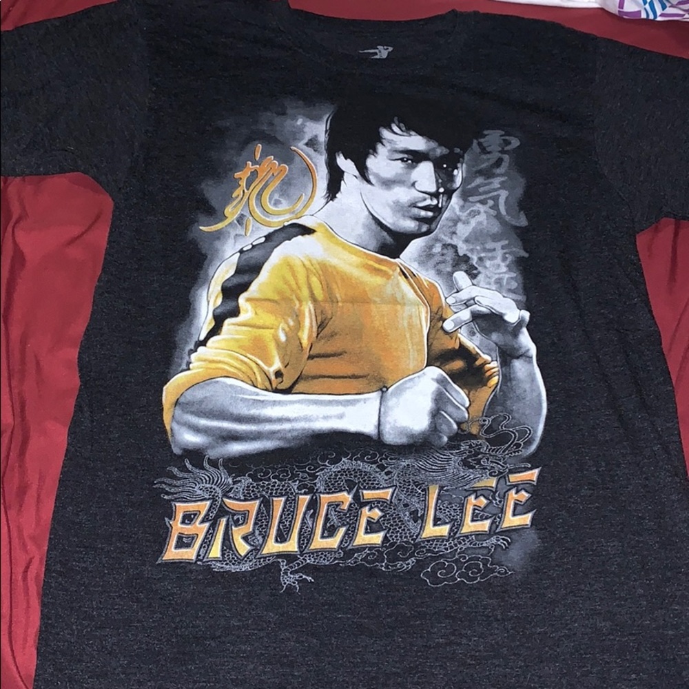 Bruce lee graphic tee.